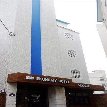 Ekonomy Hotel Gumi Dış mekan fotoğraf