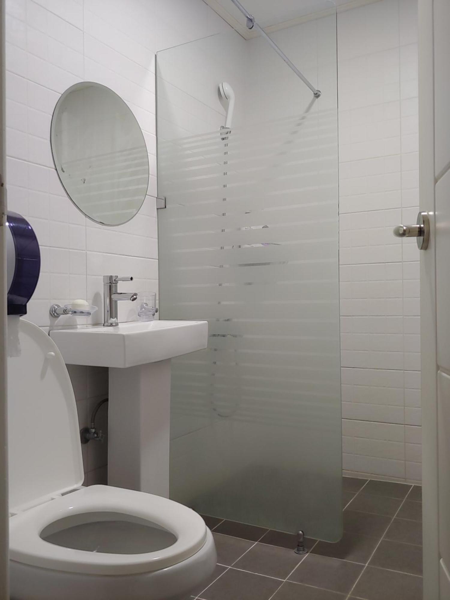Ekonomy Hotel Gumi Dış mekan fotoğraf