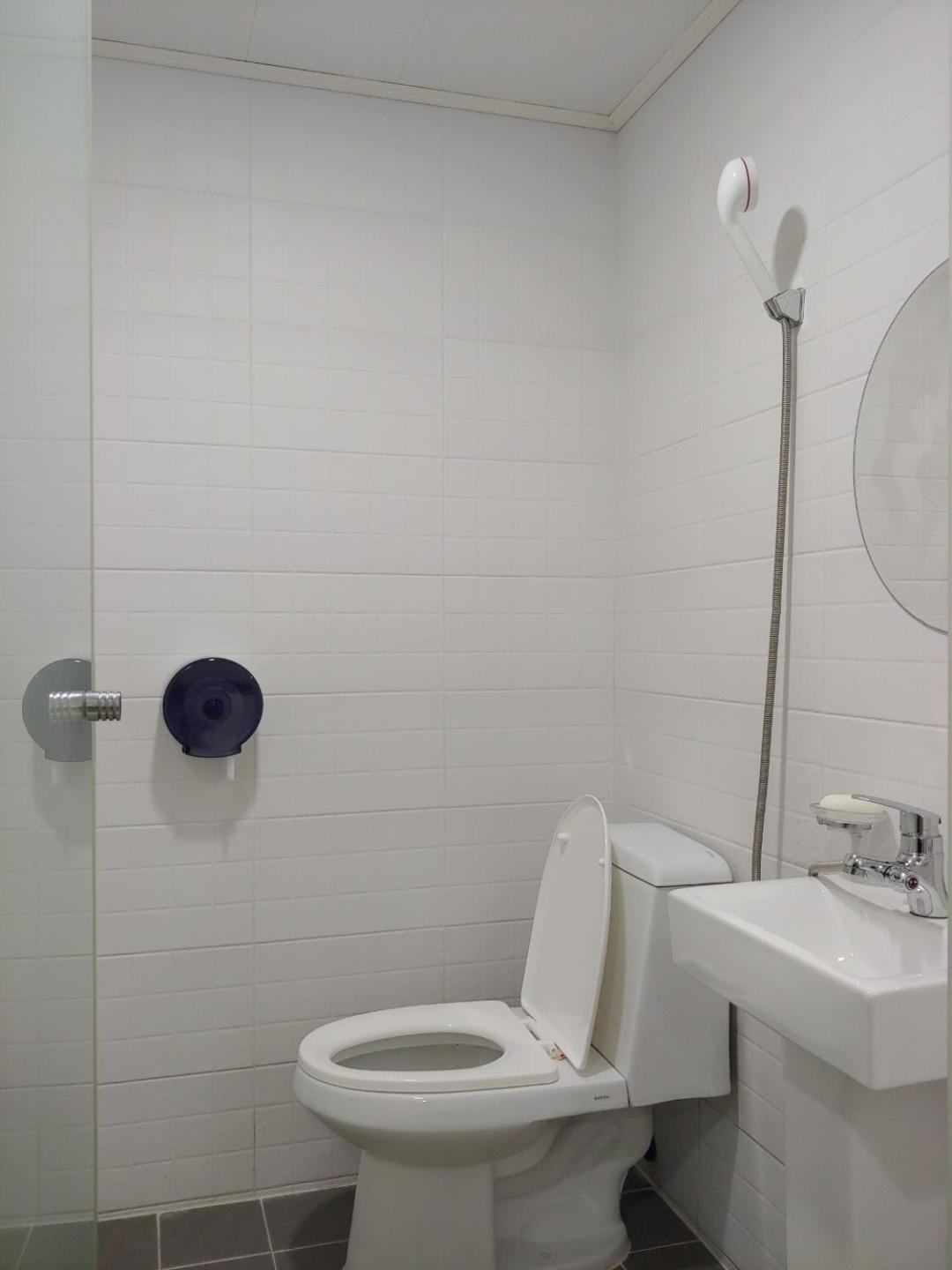 Ekonomy Hotel Gumi Dış mekan fotoğraf