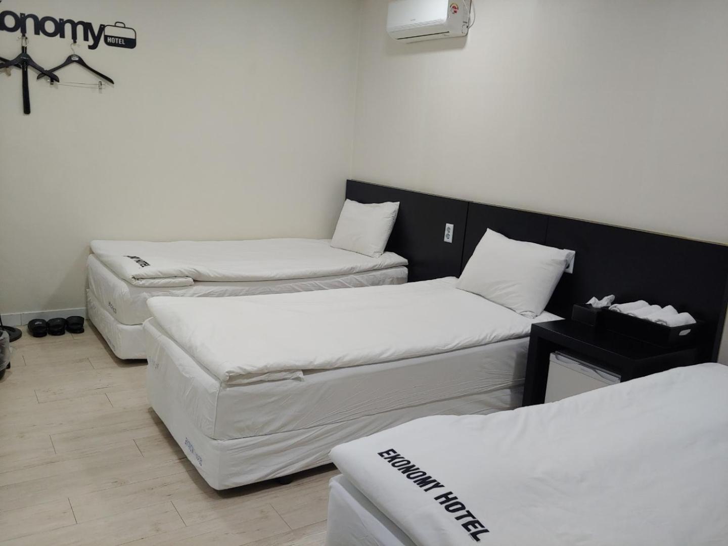 Ekonomy Hotel Gumi Dış mekan fotoğraf