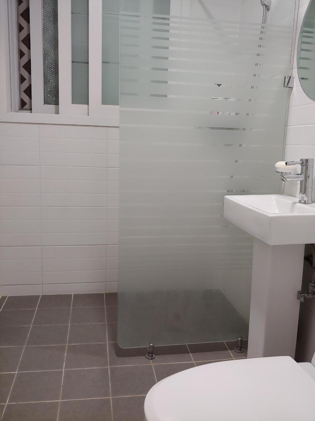 Ekonomy Hotel Gumi Dış mekan fotoğraf